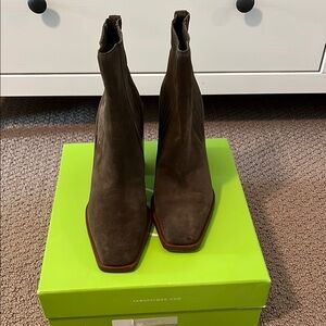 Sam Edelman Ivette Ankle Bootie size 9